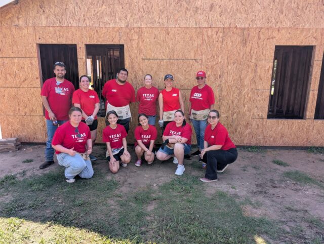 We're thrilled to have new teams join us on the job site! A huge thank you to HEB for taking time out of their busy week to come volunteer with us. We're grateful for their support and enthusiasm! ❤️